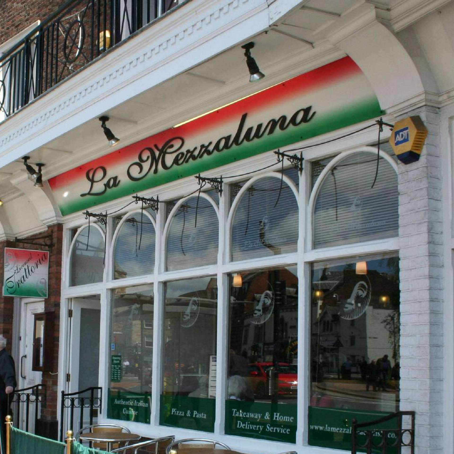Mezzaluna Restaurant Fargo Nd - mvw5zpx